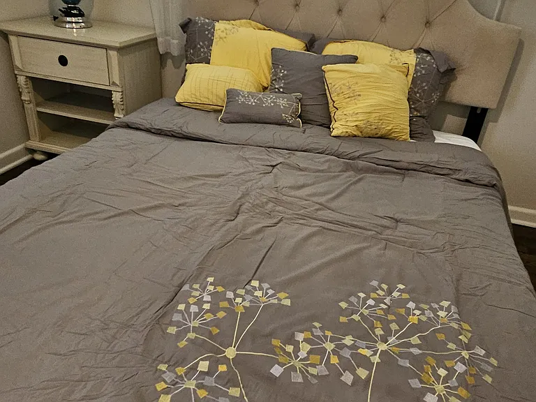 Queen size bed