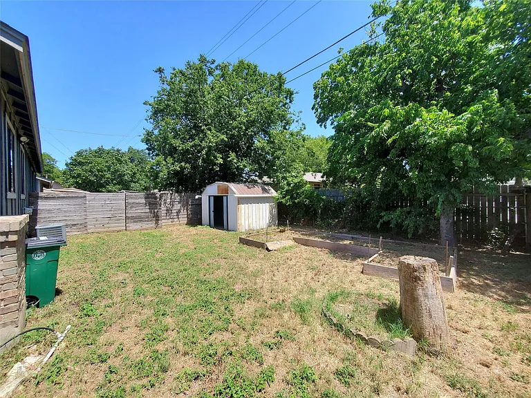 2400 Berkett Dr #A — Photo 13