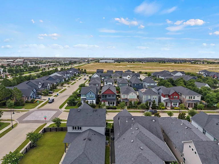 18507 Parkland Square Pl — Photo 32