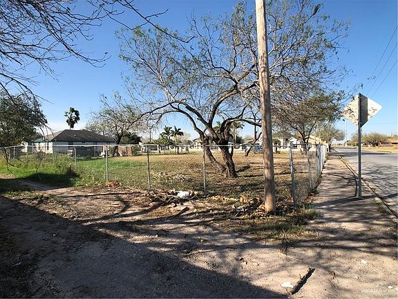 3rd image of 2601 Helena Ave