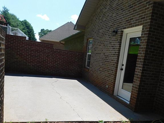 4th image of 139 Chapman View Dr