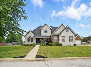 204 Bair Dr, Carl Junction, MO 64834