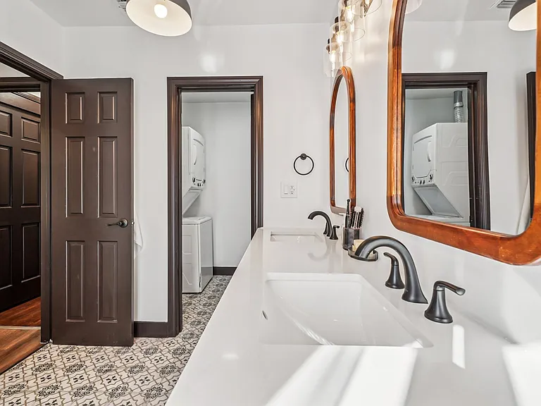 8718 Crescent Dr — Photo 22