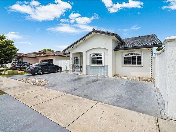 2nd image of 2902 SW 136th Ct