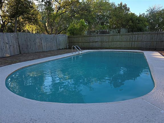 2nd image of 5035 Jammes Rd