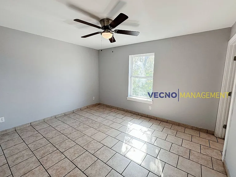 302 Cooper St #201 — Photo 7