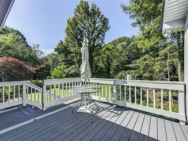 2340 Burch Cir — Photo 29