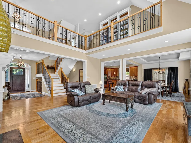 237 Golf Course Trl — Photo 2
