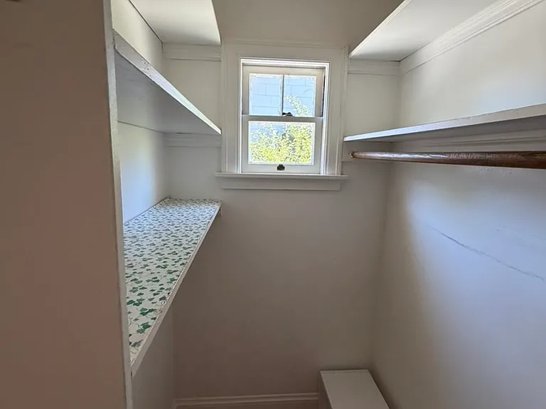 Pine St — Photo 11