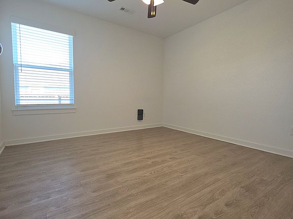 4th image of 706 W Loren Dr #B