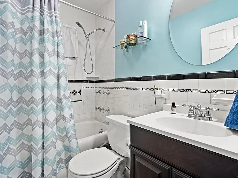 51 Fairlawn St #51 — Photo 16