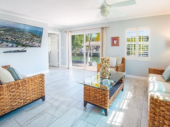 3rd image of 2240 Yellowtail Dr