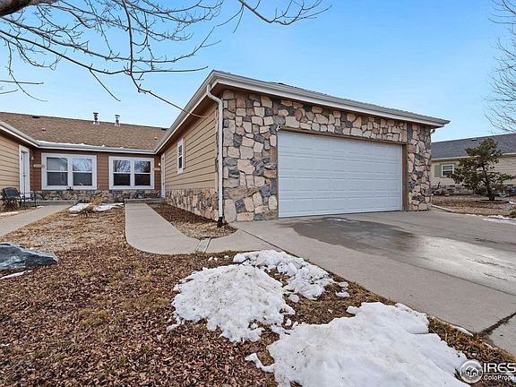 4th image of 2464 Carriage Dr