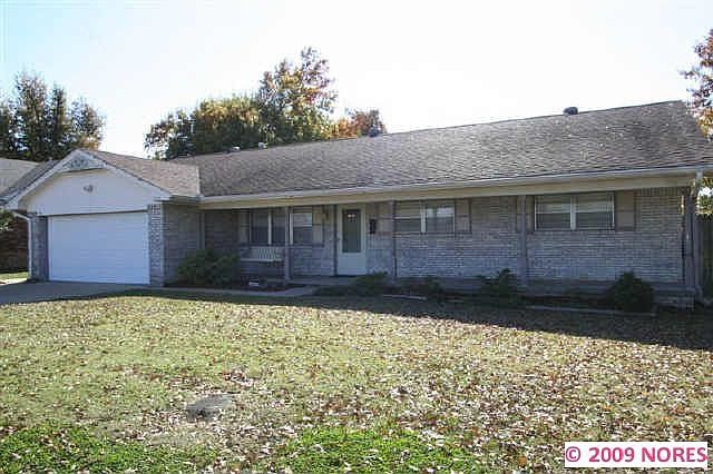 1st image of 1819 Summit Dr