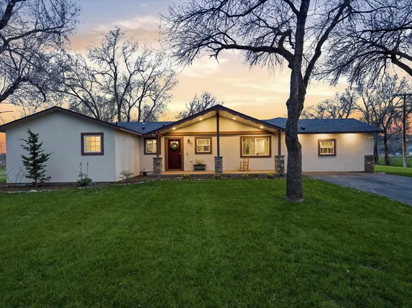 2745 W Van Giesen St, Richland, WA 99354