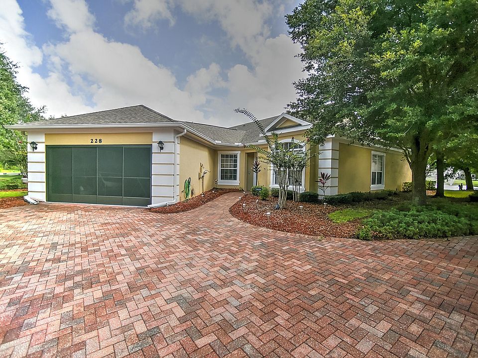 1st image of 228 Bauer Cir