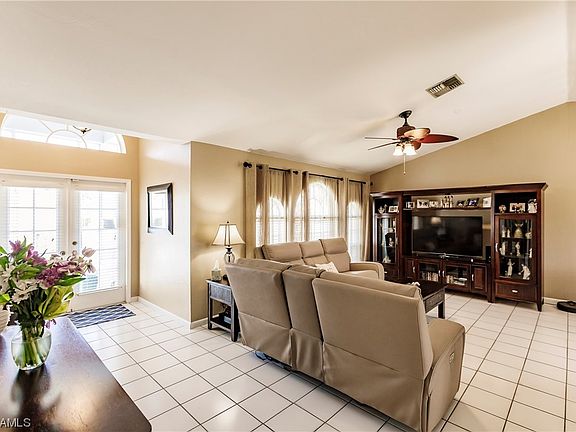 5th image of 1411 SW 38th Ter
