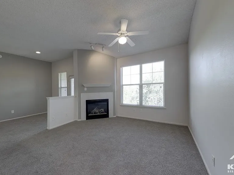La Crosse Apartments — Photo 44