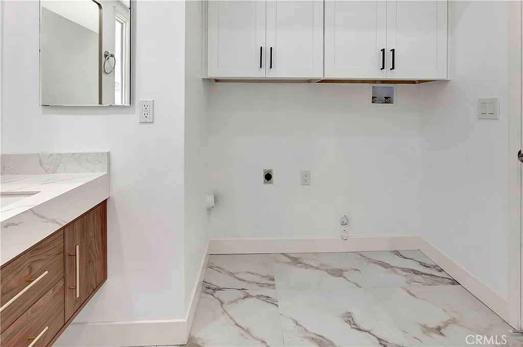 4 bed, 1941 sqft, $6,350 — Photo 4