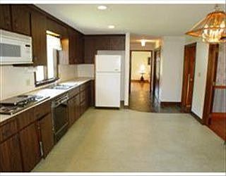 3rd image of 2 Rose Glen Dr