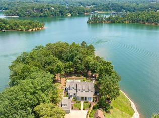 218 Lake Pointe Dr, Gainesville, GA 30506