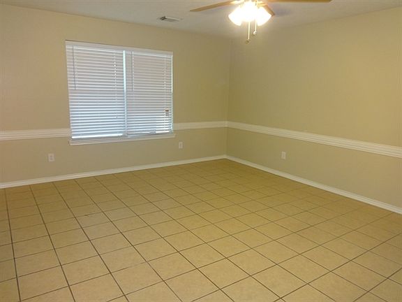 3rd image of 19302 Montclair Meadow Ln