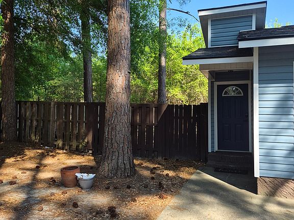 3rd image of 620 Mosswood Ln