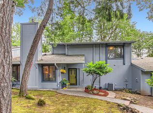 4366 Woodside Cir, Lake Oswego, OR 97035