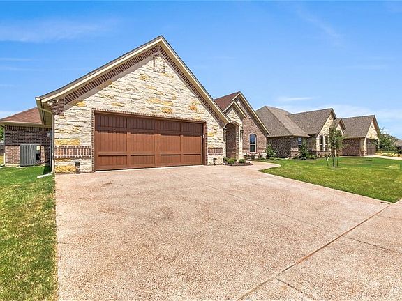 3rd image of 1041 Anna Cir