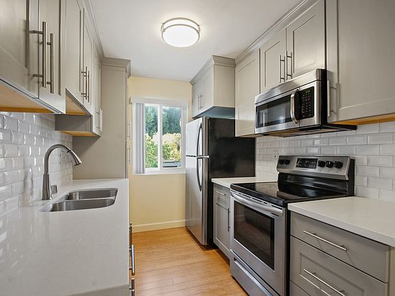 5th image of 9520 Lucerne Ave APT 28