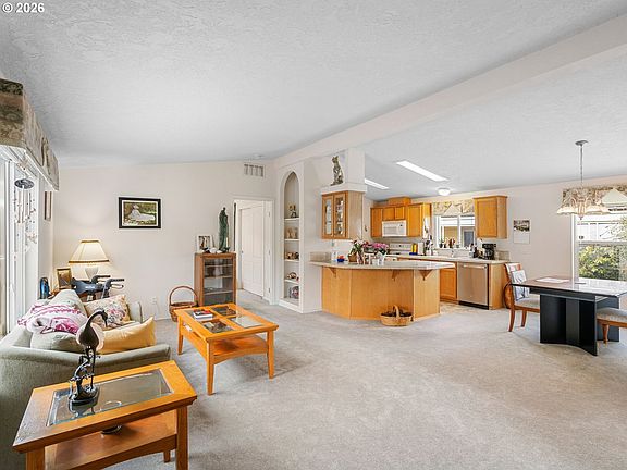 5th image of 11772 SW Royal Villa Dr