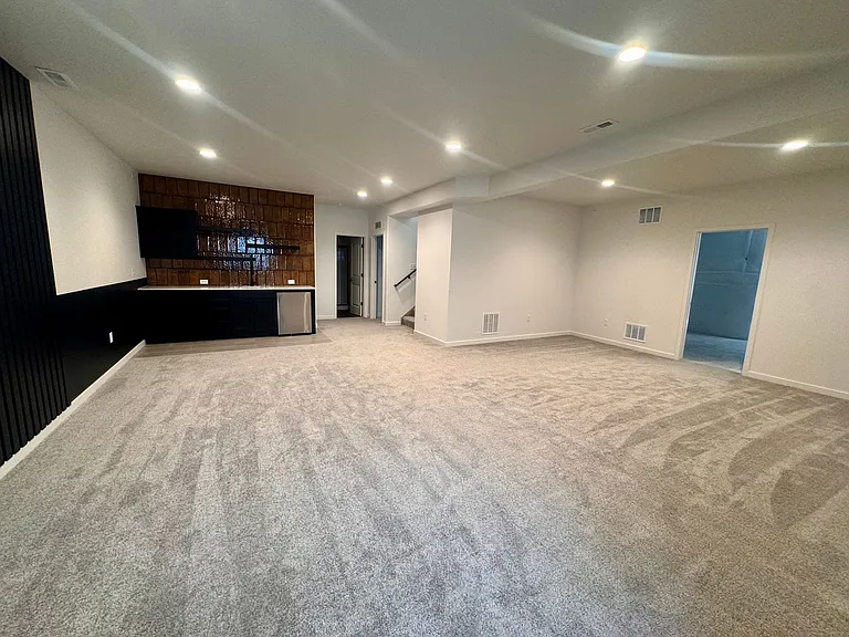 8275 Nat Love Dr — Photo 28
