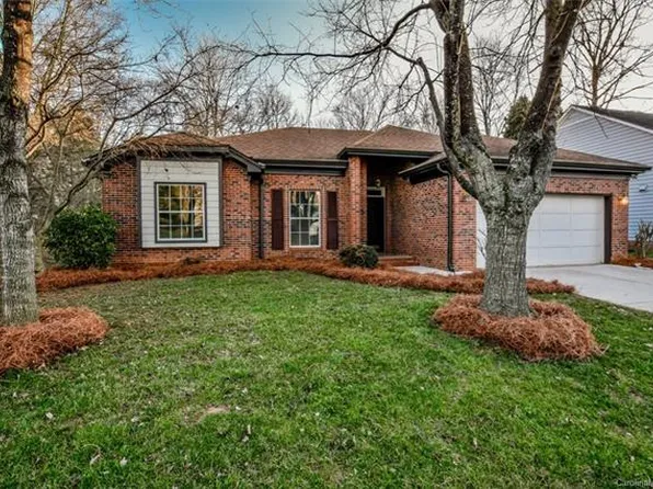 211 S Haven Dr, Mooresville, NC 28117