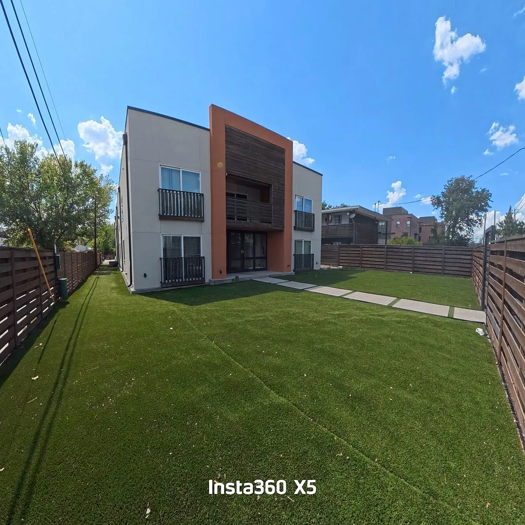 1415 Bennett — Photo 2