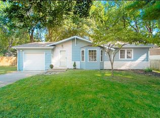 412 Wilshire Cir, Liberty, MO 64068