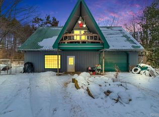 4713 Brown Rd, Avoca, MI 48006