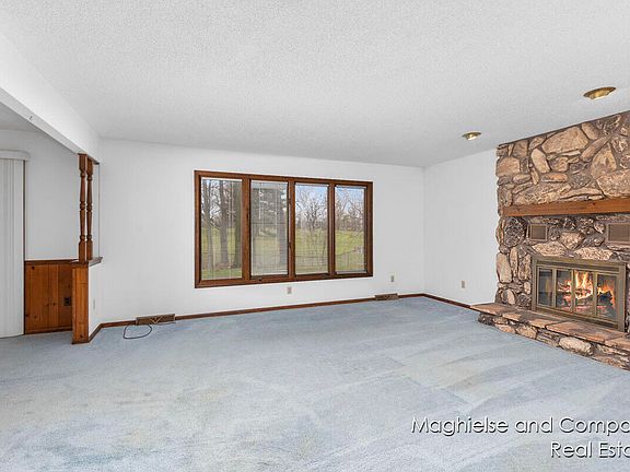 5th image of 2101 Pinnacle Dr SW