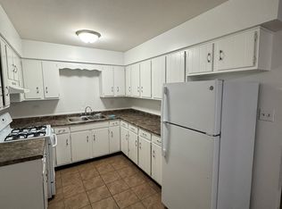 520 Mill Rd #I, Addison, IL 60101