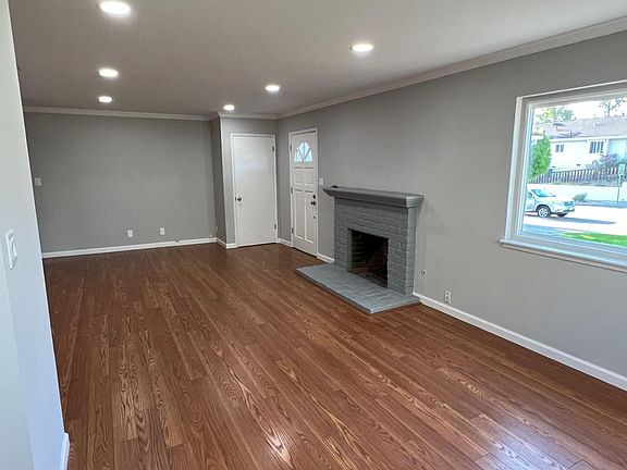 2nd image of 1754 Chevalier Dr