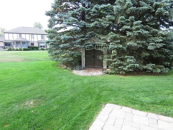 5th image of 8984 Cynthia Ct