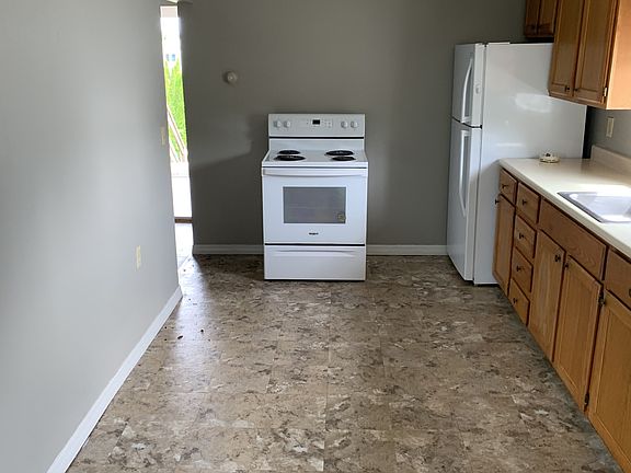 4th image of 113 Potter Ave #2