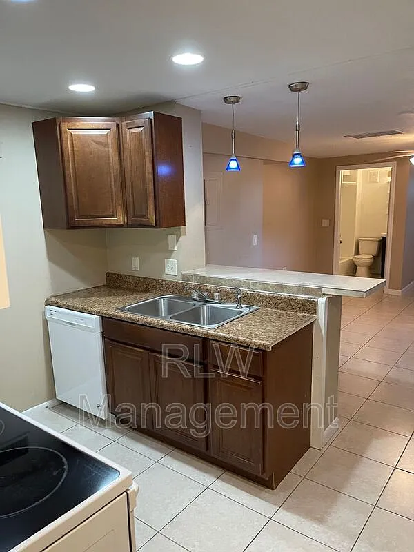 2 bed, 2.0 bath, 1236 sqft, $1,400 — Photo 1