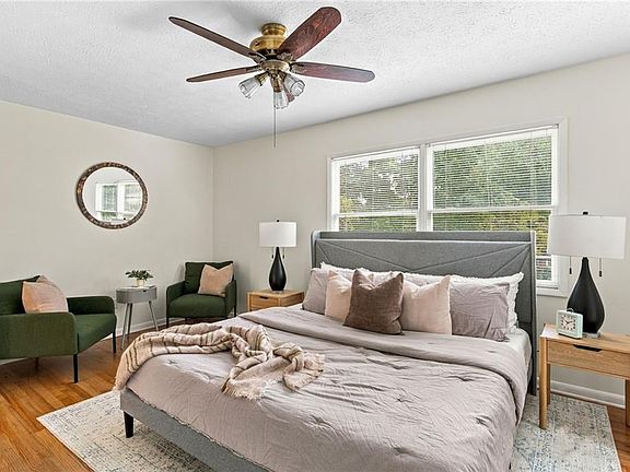 3rd image of 3194 Isoline Way SE