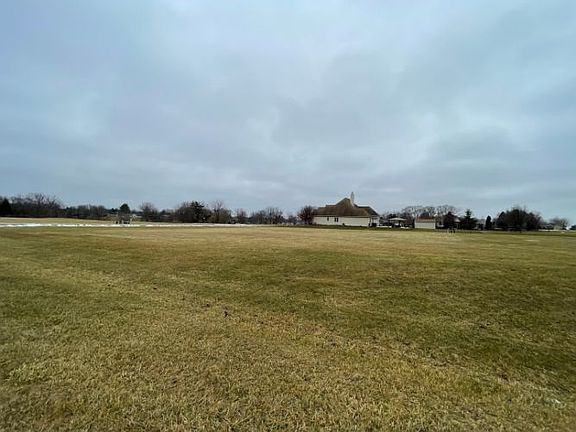 3rd image of 960 Tall Grass Ct