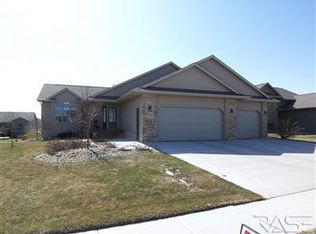 2908 E Sunrise Ct, Brandon, SD 57005