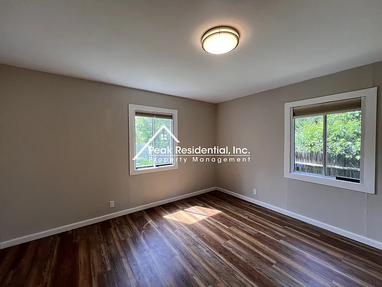 5538 20th Ave — Photo 10