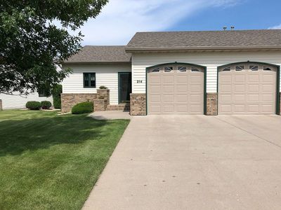 214 28th Ave SE, Minot, ND, 58701