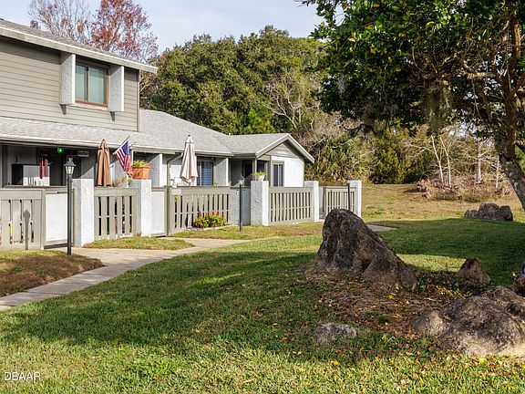 2nd image of 210 Lemon Tree Ln #210J