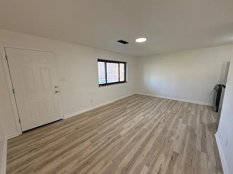 3912 Kirkup Ave #3 — Photo 9