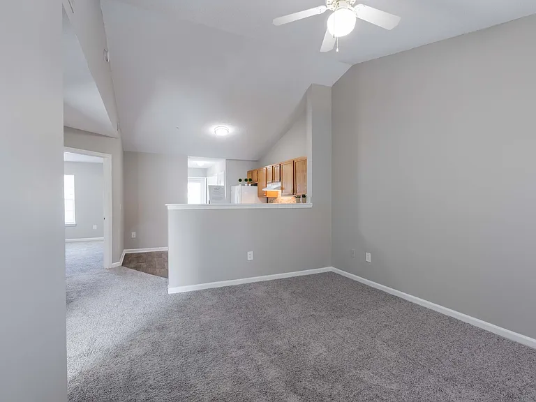Sharon Pointe Apartment Homes — Photo 13